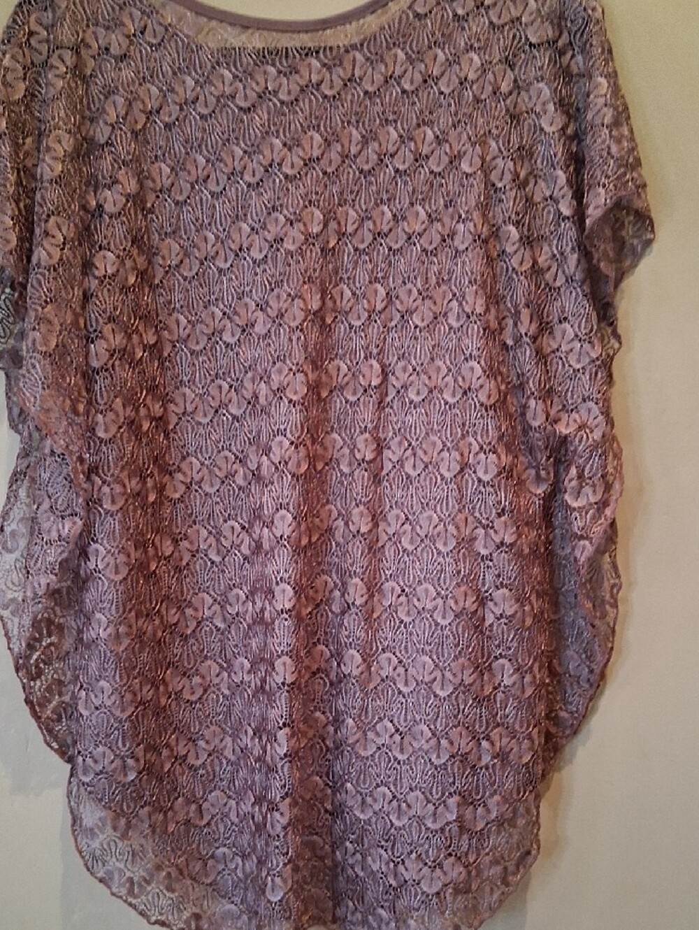 Lavish mauve lace overlay blouse - Picture 5 of 5